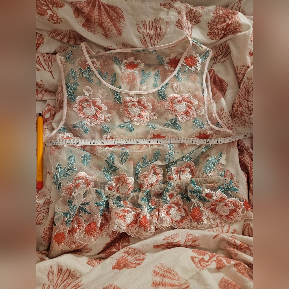 NWOT Stuning Flower Pink Mesh Embroidered Sleeveless Top - Picture 7 of 8